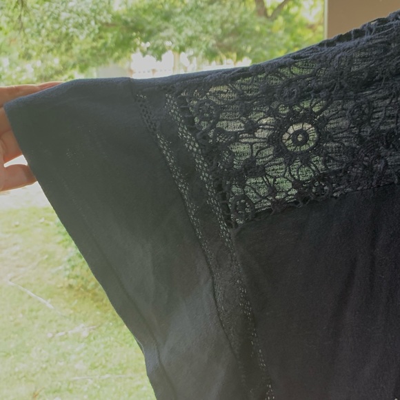 Gorgeous Navy Blue Top With Crochet Detailing - Picture 4 of 8